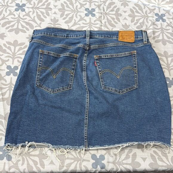 Women’s Levi’s jeans skirt sz 16W - Picture 4 of 5
